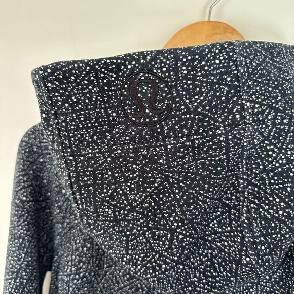 Lululemon Athletica Women’s Night View Scuba Full Zip Hooded Jacket - Picture 9 of 13